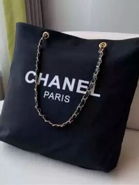 VIP GWP Black Tote with Chain Handles